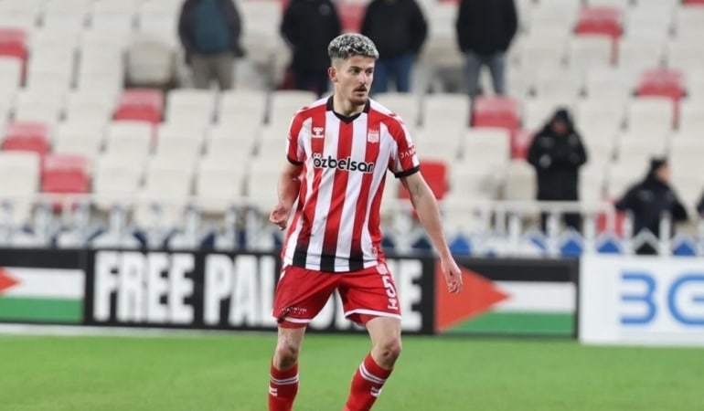 BURSASPOR YENİ TRANSFERİNİ AÇIKLADI: EMİRHAN BAŞYİĞİT