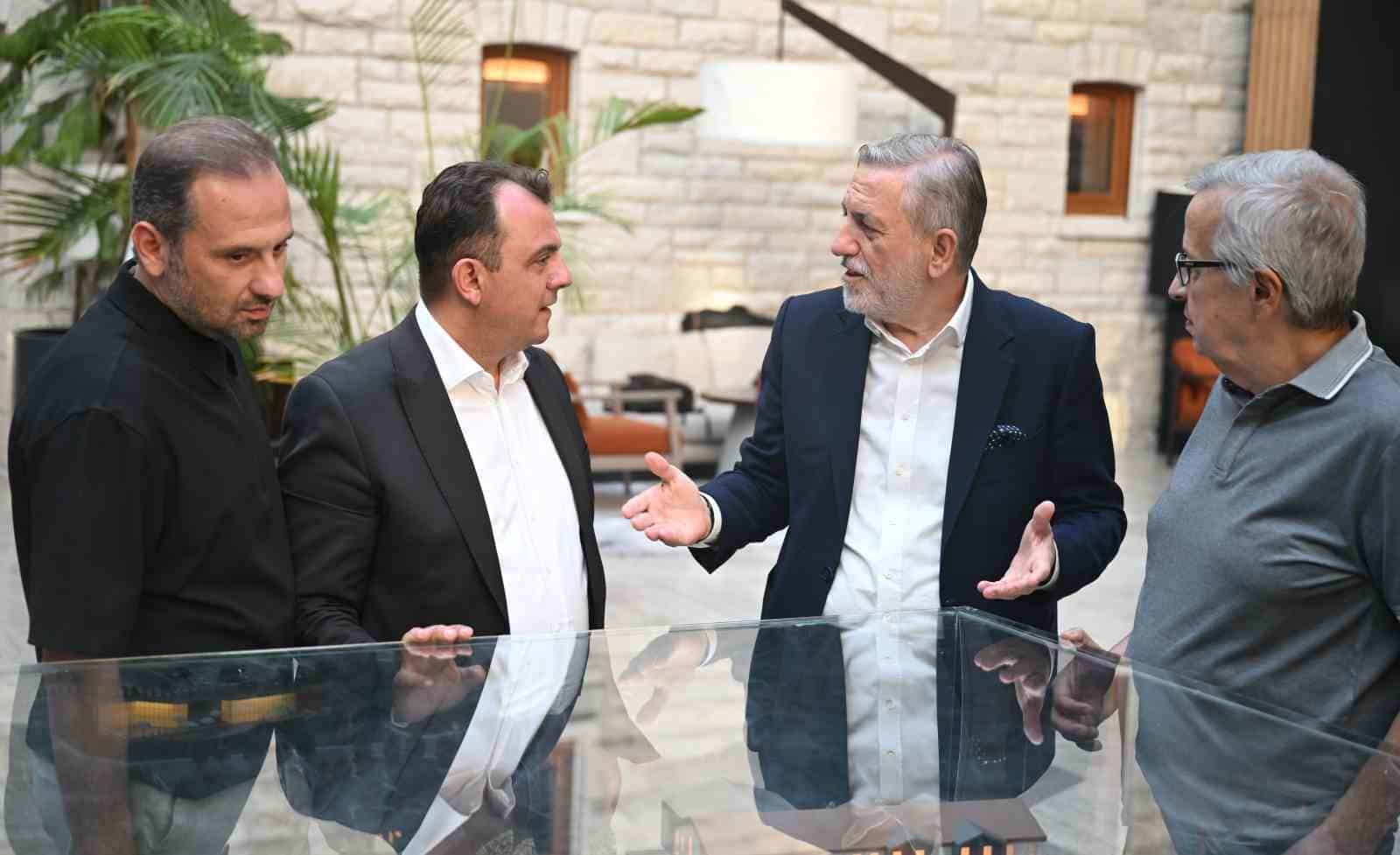 BTSO'NUN SON 13 YILDA HAYATA GEÇİRDİĞİ PROJELERİN YENİ DÖNEMDE DAHA GÜÇLÜ BİR EKOSİSTEME DÖNÜŞECEĞİNİ BELİRTEN BURKAY, 2030 VİZYONU DOĞRULTUSUNDA KOBİ'LERİ GELECEĞİN EKONOMİSİNE HAZIRLAYACAK ADIMLAR ATTIKLARINI İFADE ETTİ.