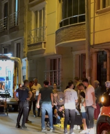 ANİDEN YOLA FIRLAYAN ÇOCUĞA TİCARİ MİNİBÜS ÇARPTI