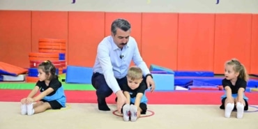 YILDIRIM BELEDİYESİ’NİN DÜZENLEDİĞİ YAZ SPOR OKULLARI, BİNLERCE ÇOCUĞU SPORLA BULUŞTURUYOR.