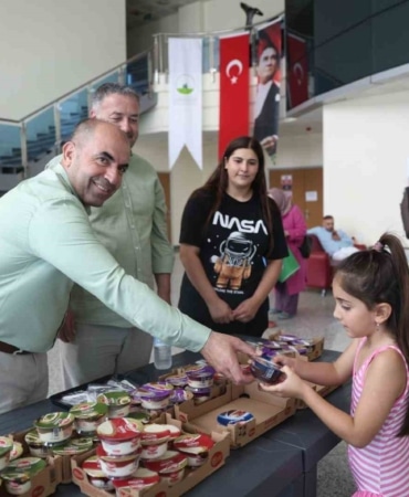 OSMANGAZİ BELEDİYESİ’NİN YÜZME BRANŞINDA EĞİTİM ALAN ÇOCUKLAR, DEMİRTAŞ YÜZME HAVUZU’NDA DÜZENLENEN TÖRENLE SERTİFİKALARINI ALARAK BÜYÜK BİR MUTLULUK YAŞADI.