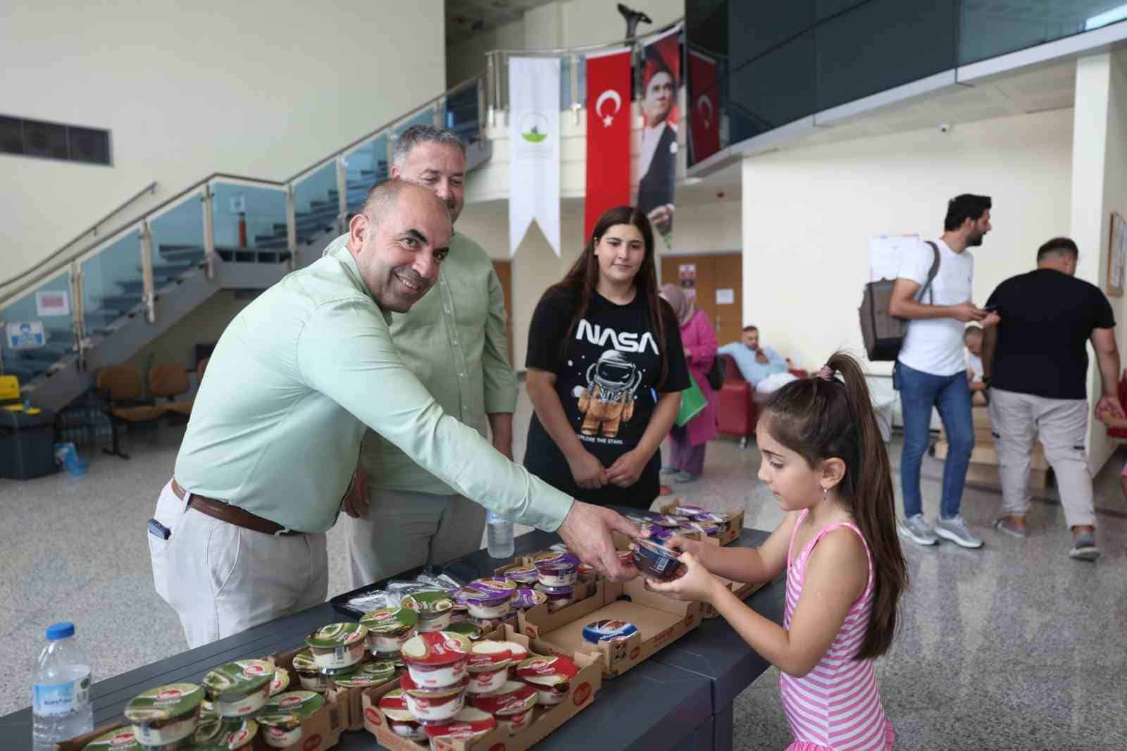 OSMANGAZİ BELEDİYESİ’NİN YÜZME BRANŞINDA EĞİTİM ALAN ÇOCUKLAR, DEMİRTAŞ YÜZME HAVUZU’NDA DÜZENLENEN TÖRENLE SERTİFİKALARINI ALARAK BÜYÜK BİR MUTLULUK YAŞADI.