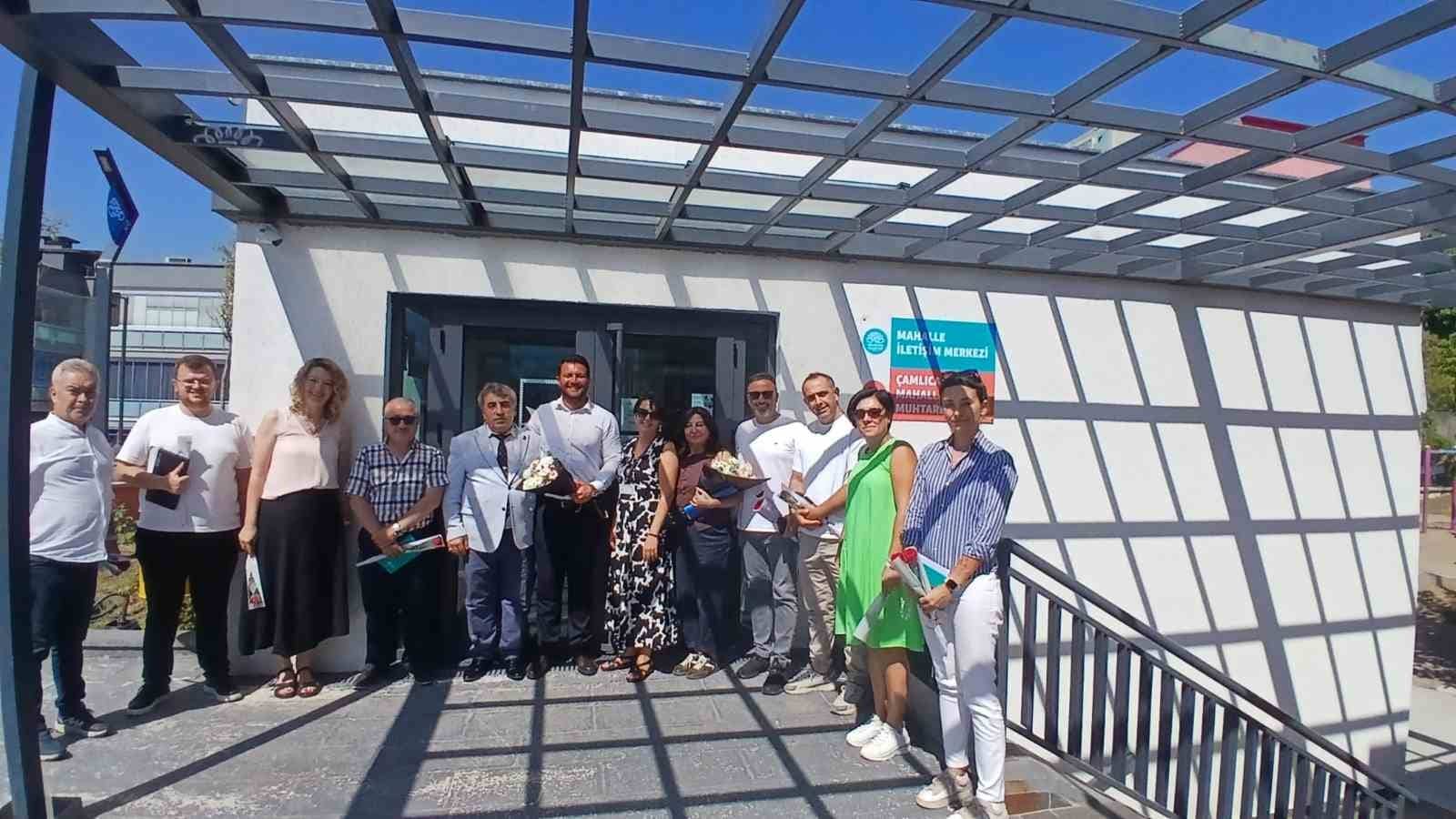NİLÜFER BELEDİYESİ YÖNETİM EKİBİ, MAHALLE MUHTARLARINDAN GELEN TALEP VE ÖNERİLER DOĞRULTUSUNDA BAŞLATTIĞI SAHA ZİYARETLERİNE DEVAM EDİYOR. SORUNLARI YERİNDE TESPİT EDEN EKİPLER, MAHALLELERİN İHTİYAÇLARINA HIZLI ÇÖZÜMLER ÜRETMEYİ HEDEFLİYOR.