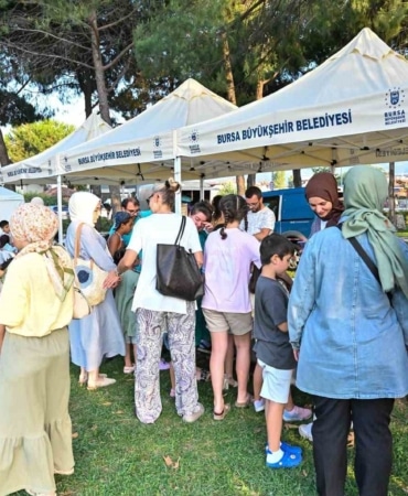 BURSA BÜYÜKŞEHİR BELEDİYESİ TARAFINDAN BİLİMİ TOPLUMUN TÜM KESİMLERİYLE BULUŞTURMAK VE GENÇLERE SEVDİRMEK AMACIYLA DÜZENLENEN ‘MOBİLFEST 2026'NIN ÜÇÜNCÜ DURAĞI İZNİK OLDU.