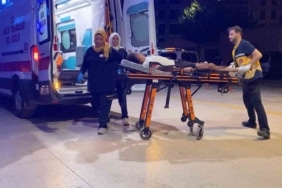 YARALI, AMBULANSLA İNEGÖL DEVLET HASTANESİ’NE KALDIRILARAK TEDAVİ ALTINA ALINDI.