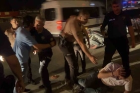 BURSA’DA ALKOLLÜ ŞAHSIN "BURAK YILMAZ" PERFORMANSI: KİMSE DOKUNMADI, KENDİNİ YERE BIRAKTI