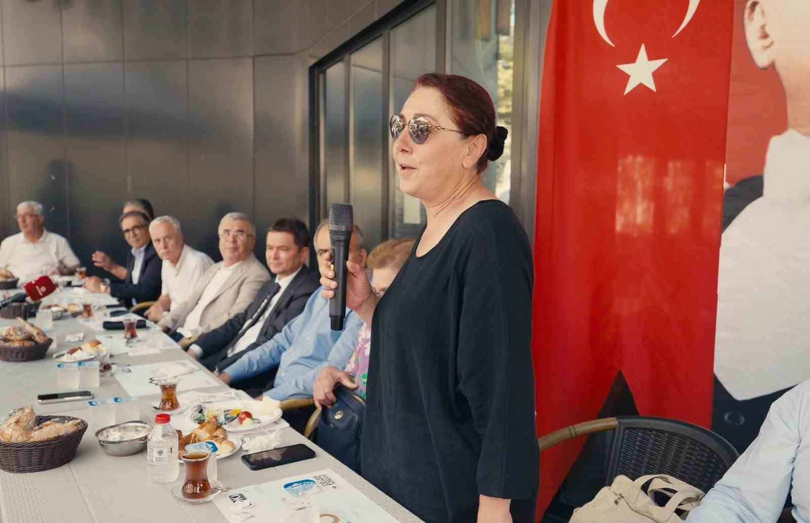 OSMANGAZİ BELEDİYE BAŞKANI ERKAN AYDIN, MAHALLE ZİYARETLERİ KAPSAMINDA MURADİYE PARKI’NDA MURADİYE, HAMZABEY, KOCANAİP VE YAHŞİBEY MAHALLELERİNİN SAKİNLERİYLE BİR ARAYA GELEREK VATANDAŞLARIN TALEP, GÖRÜŞ VE ÖNERİLERİNİ DİNLEDİ.
