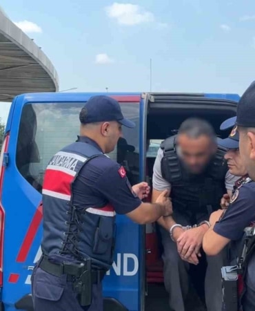 ŞÜPHELİ, İFADESİ ALINMAK ÜZERE YILDIRIM İLÇE JANDARMA KOMUTANLIĞI'NA GÖTÜRÜLDÜ.