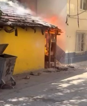 BURSA'DA BİR EVDE YANGIN ÇIKTI