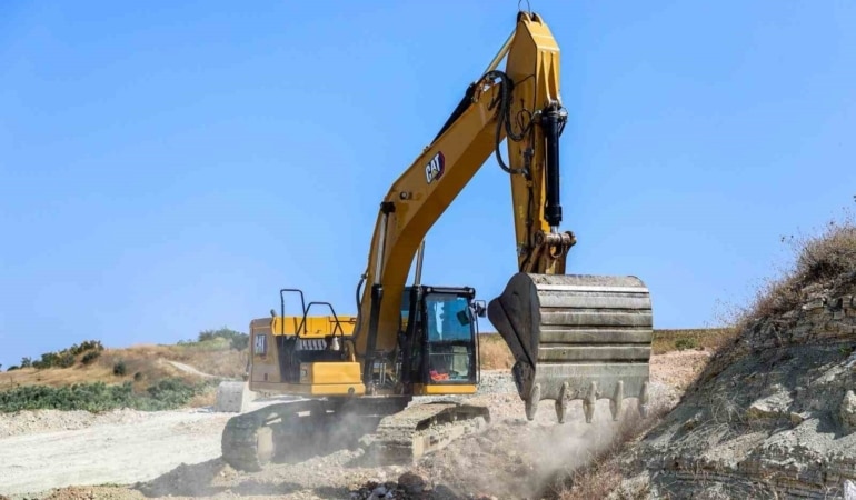 BURSA BÜYÜKŞEHİR BELEDİYESİ, KENTSEL GELİŞİM BÖLGELERİNDE ULAŞIM AĞINI GÜÇLENDİRECEK YENİ İMAR YOLLARI ÇERÇEVESİNDE NİLÜFER İLÇESİNE ALTERNATİF YOLLAR KAZANDIRACAK ÇALIŞMALARINA HIZ VERDİ.