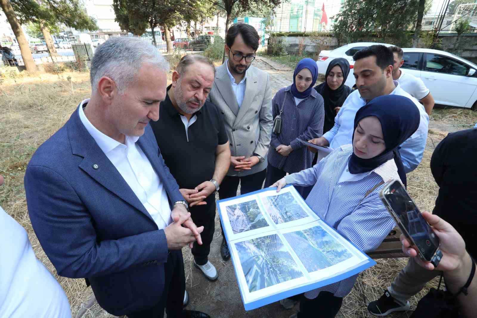 İNEGÖL BELEDİYESİ, ŞEHRİN SİMGELERİNDEN BİRİ OLAN KUĞULU PARKI YENİDEN ESKİ İHTİŞAMINA KAVUŞTURMAK İÇİN ÇALIŞMA BAŞLATTI. HEYKEL MEYDANINDA YAPILAN DÜZENLEME, HEYKEL ARKASINDAN BAŞLAYIP OLİMPİK HAVUZA KADAR UZANACAK. 25 BİN M2 ALANDA, KUĞULU PARK YENİDEN HAYAT BULACAK.