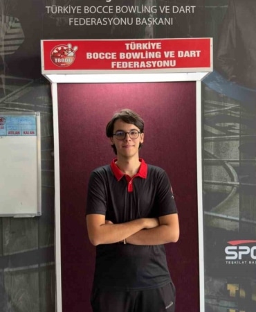 YILDIRIM BELEDİYESPOR KULÜBÜ’NÜN BAŞARILI DART SPORCUSU TOPRAK ARAS, TÜRKİYE’NİN EN İYİ 3 SPORCUSU ARASINA GİREREK MİLLİ TAKIMA SEÇİLDİ.