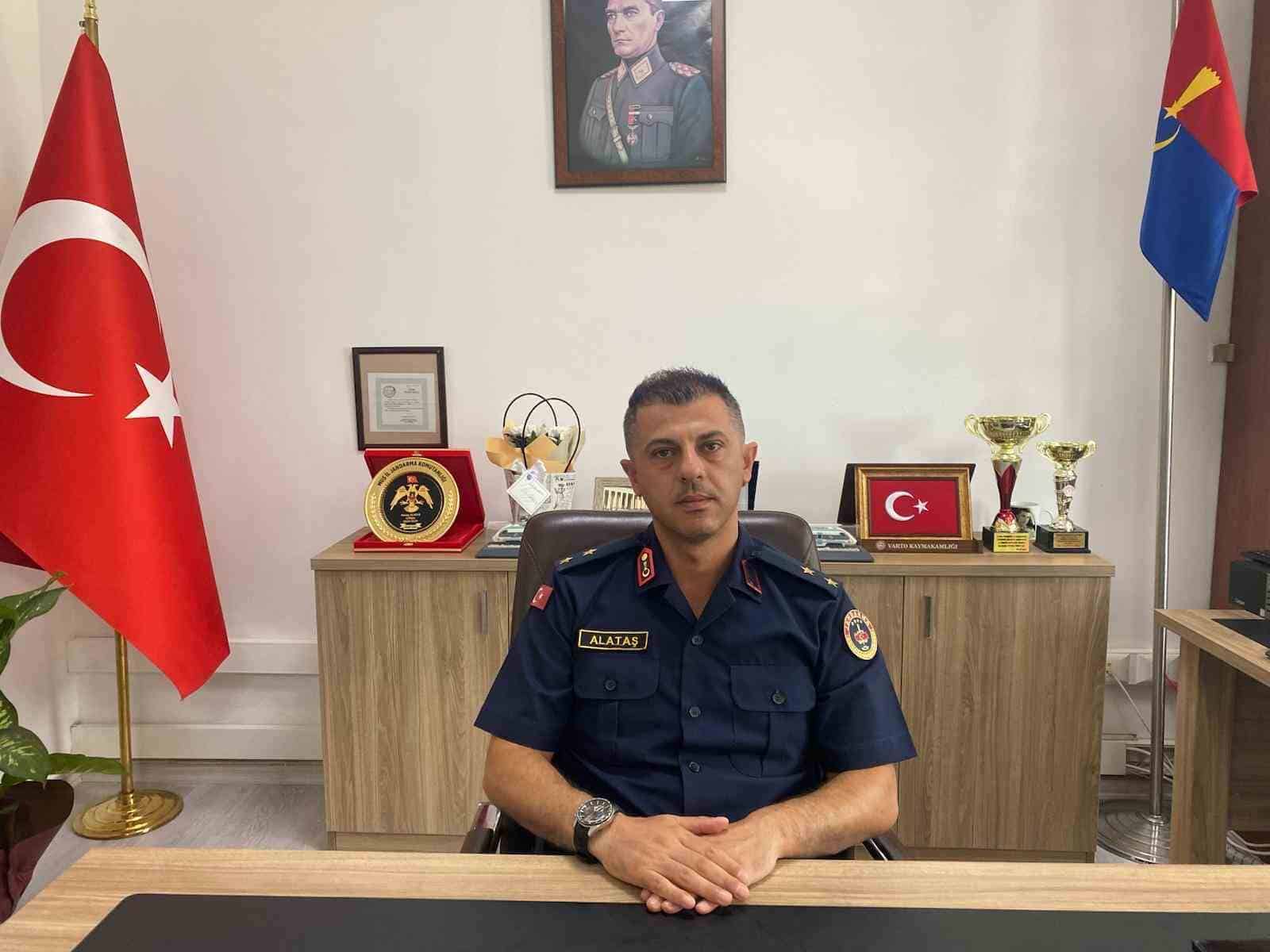BURSA YENİŞEHİR İLÇE JANDARMA KOMUTANLIĞINA ÜSTEĞMEN HASAN ALATAŞ,İLÇE JANDARMA KOMUTANI OLARAK ATANDI.