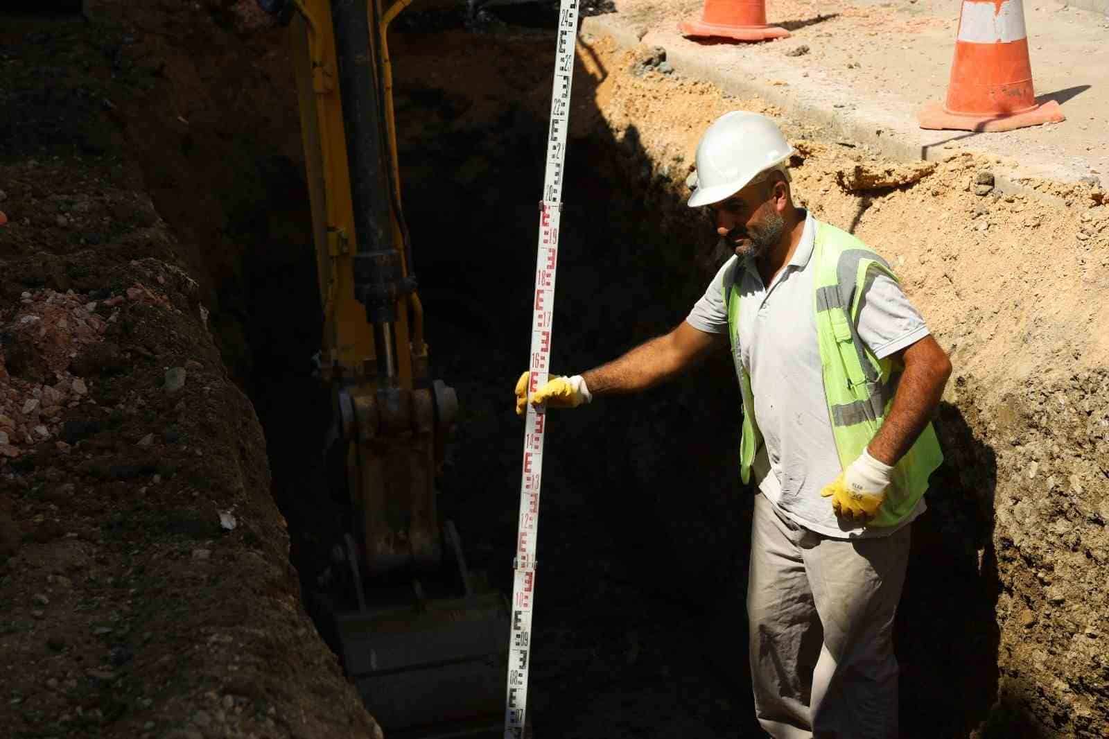 BURSA BÜYÜKŞEHİR BELEDİYESİ, İL GENELİNDE SÜRDÜRDÜĞÜ ALTYAPI AĞINI GÜÇLENDİRME ÇALIŞMALARI ÇERÇEVESİNDE YILDIRIM İLÇESİNE BAĞLI YAVUZSELİM MAHALLESİ’NDE DE YATIRIMLARINA DEVAM EDİYOR.