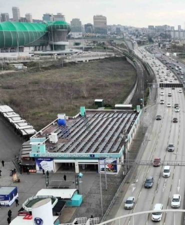 BURSA BÜYÜKŞEHİR BELEDİYESİ, BURSASPOR’UN YENİ SEZONDA İÇ SAHADA OYNAYACAĞI KARŞILAŞMALARDA TARAFTARLARIN STADYUMA ULAŞIMINI KOLAYLAŞTIRMAK VE TRAFİKTEKİ AKSAMALARIN ÖNÜNE GEÇMEK AMACIYLA EK SEFERLERDEN PERSONEL DESTEĞİNE GEREKLİ TÜM ULAŞIM TEDBİRLERİNİ ALDI.