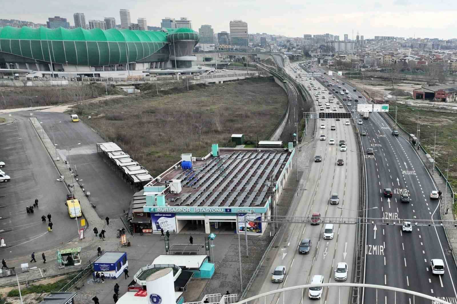 BURSA BÜYÜKŞEHİR BELEDİYESİ, BURSASPOR’UN YENİ SEZONDA İÇ SAHADA OYNAYACAĞI KARŞILAŞMALARDA TARAFTARLARIN STADYUMA ULAŞIMINI KOLAYLAŞTIRMAK VE TRAFİKTEKİ AKSAMALARIN ÖNÜNE GEÇMEK AMACIYLA EK SEFERLERDEN PERSONEL DESTEĞİNE GEREKLİ TÜM ULAŞIM TEDBİRLERİNİ ALDI.