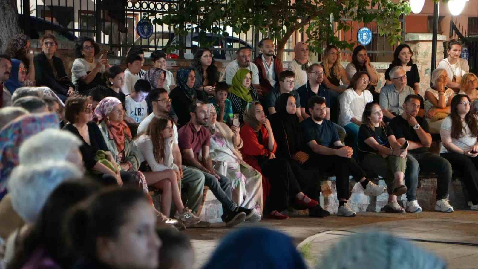 BURSA BÜYÜKŞEHİR BELEDİYESİ TARAFINDAN, BURSA’NIN FETHİNİN 700. YILI KAPSAMINDA DÜZENLENEN ‘BURSA’DA İKİNCİ ZAMAN’ HİKÂYE ANLATIM ETKİNLİĞİ, MUDANYA HASAN BEY KÜTÜPHANESİ’NDE GERÇEKLEŞTİRİLDİ.