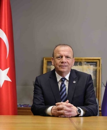 BURSA TİCARET BORSASI, SON 13 YILDA TARIMSAL TİCARETTEN ULUSLARARASI PAZARLARA, DİJİTAL ÜRÜN PİYASALARINDAN LABORATUVAR ALTYAPISINA, MESLEKİ EĞİTİMDEN COĞRAFİ İŞARETLERE KADAR HAYATA GEÇİRDİĞİ ÇOK SAYIDA PROJENİN YANI SIRA, UZUN SÜREDİR ÜZERİNDE ÇALIŞTIĞI İKİ MAKRO PROJESİNİ DE KARARLILIKLA GELİŞTİRMEYE DEVAM EDİYOR.