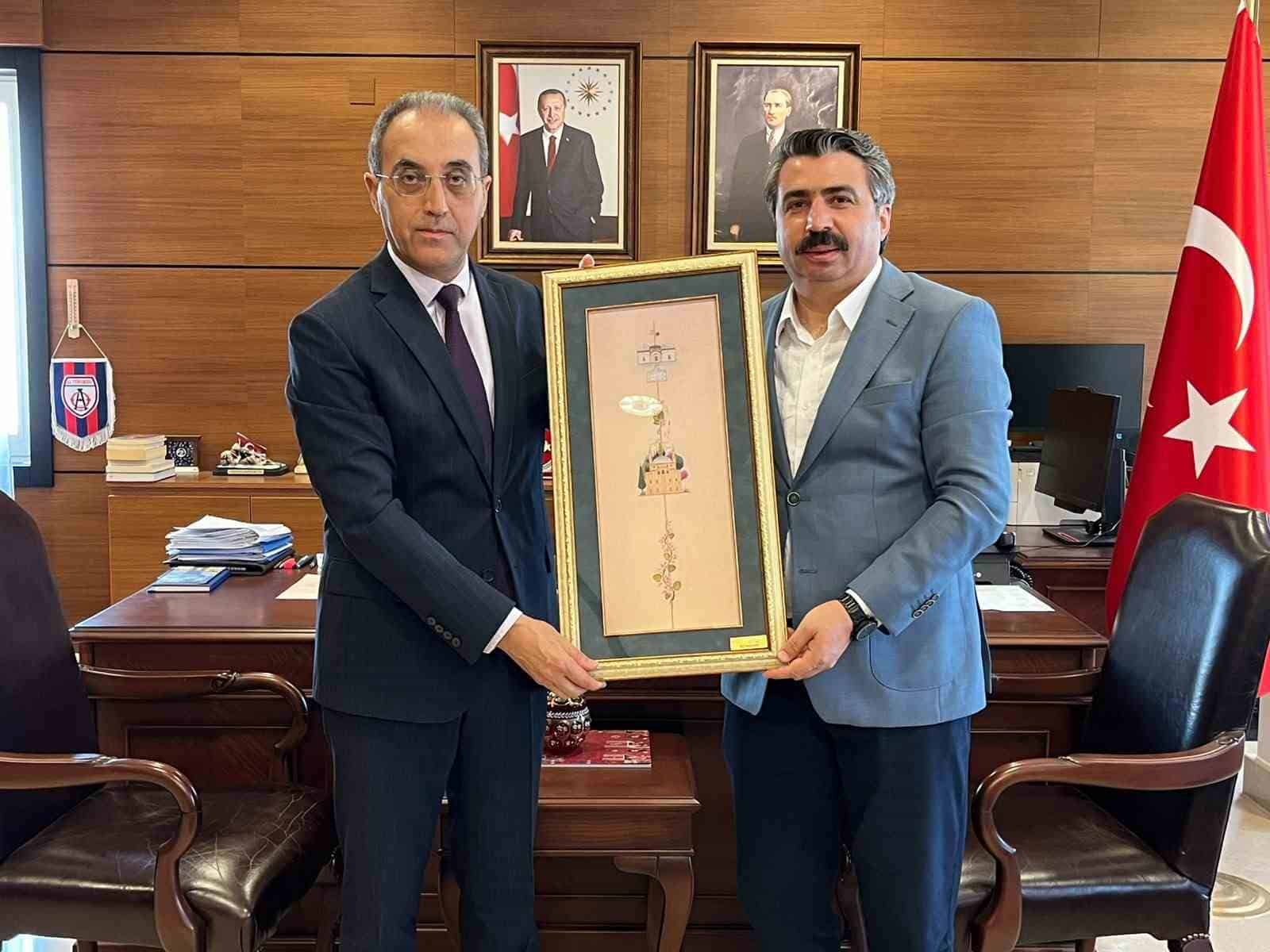 YILDIRIM BELEDİYE BAŞKANI OKTAY YILMAZ; GÖNÜL COĞRAFYASIYLA KÜLTÜREL VE KARDEŞLİK BAĞLARININ GÜÇLENDİRİLMESİNE YÖNELİK ÇALIŞMALARINI SÜRDÜRÜYOR.