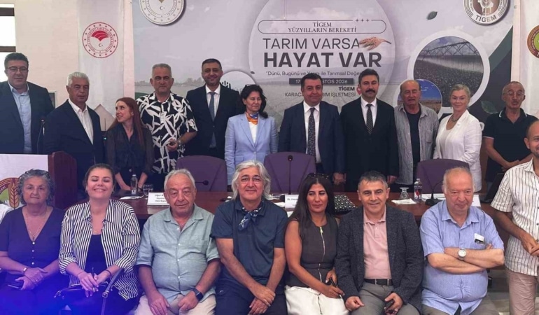TARLA ÜRETİM ALANLARI, HAYVANCILIK TESİSLERİ, MEKANİZASYON ALTYAPISI VE İŞLETMENİN ÜRETİM SÜREÇLERİ UZMANLAR EŞLİĞİNDE TANITILDI.