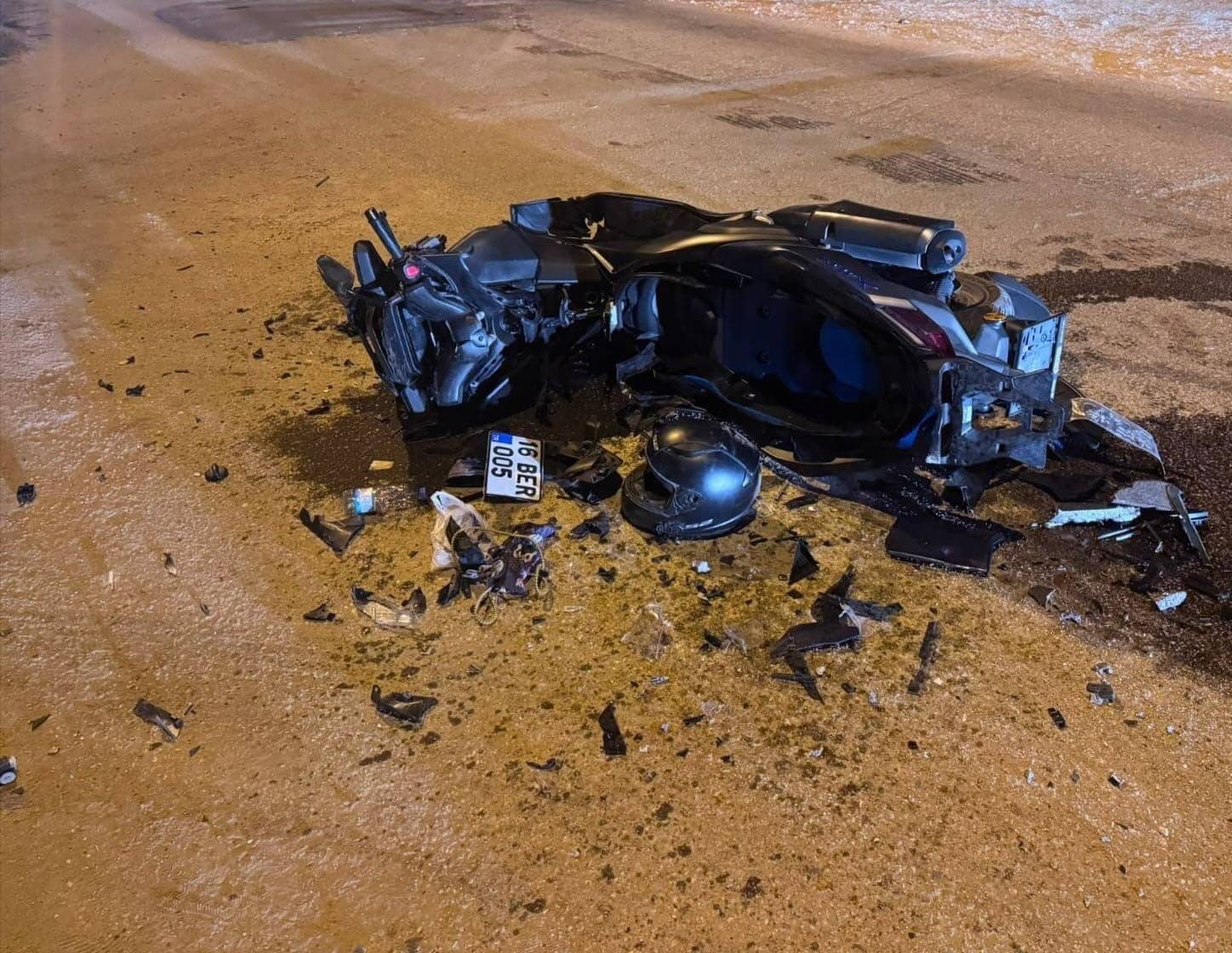 BURSA’NIN İNEGÖL İLÇESİNDE OTOMOBİL İLE MOTOSİKLETİN KAFA KAFAYA ÇARPIŞTIĞI KAZADA MOTOSİKLET SÜRÜCÜSÜ AĞIR YARALANDI.