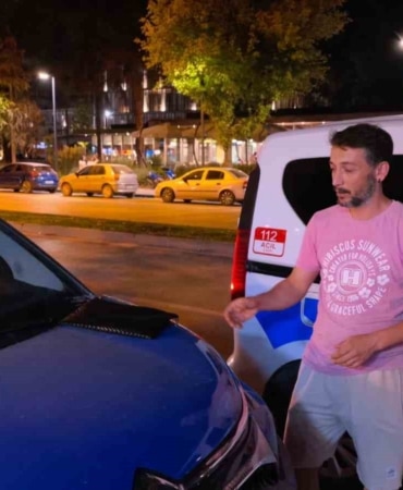 BURSA’NIN İNEGÖL İLÇESİNDE DUYARLI VATANDAŞ YASİN AKDUMAN, ARAÇ KAPUTUNUN ÜZERİNDE BULDUĞU VE İÇERİSİNDE YAKLAŞIK 30 BİN TL BULUNAN ÇANTAYI SAHİBİNE ULAŞTIRILMASI İÇİN POLİSE TESLİM ETTİ.