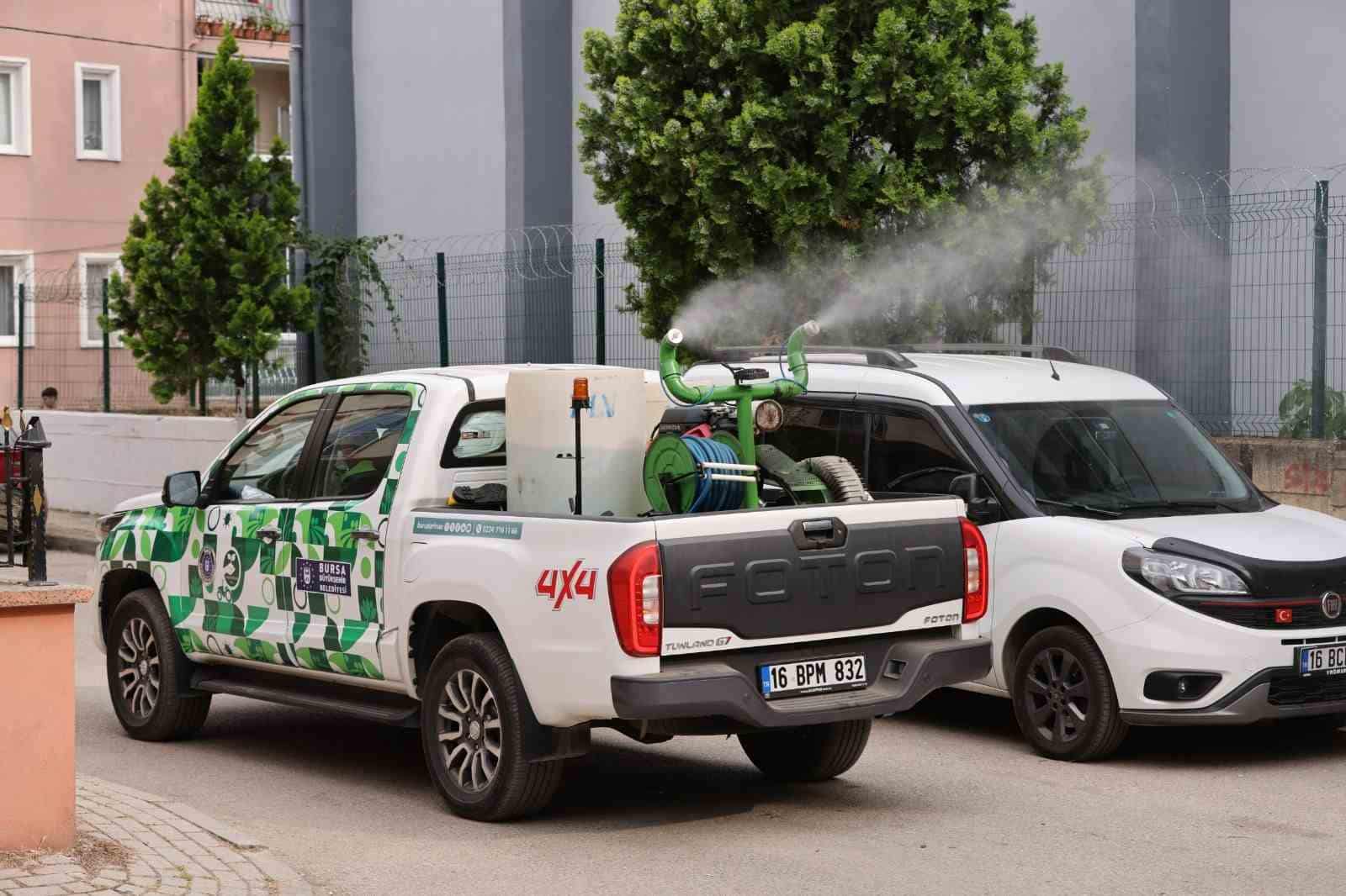 BURSA BÜYÜKŞEHİR BELEDİYESİ, 17 İLÇEDE HALK SAĞLIĞINI KORUMAYA YÖNELİK ÇALIŞMALAR ÇERÇEVESİNDE VEKTÖRLE MÜCADELE VE YERİNDE MÜDAHALE OPERASYONLARINA KESİNTİSİZ DEVAM EDİYOR.