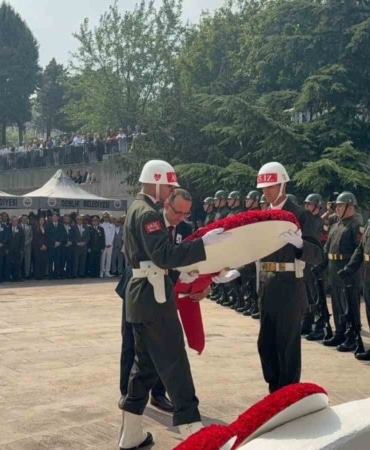 CELAL BAYAR VEFATININ 40. YILINDA GEMLİK UMURBEY MAHALLESİNDE BULUNAN MEZARI BAŞINDA ANILDI.