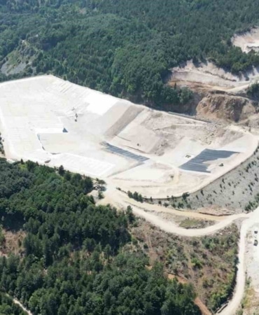 KESTEL BELEDİYE BAŞKANI FERHAT EROL, 4 BİN 200 DEKAR TARIM ARAZİSİNİ SUYLA BULUŞTURACAK ŞEVKETİYE GÖLETİ’NDEKİ ÇALIŞMALARI YERİNDE İNCELEDİ. YAKLAŞIK 40 YILLIK SULAMA MESELESİNDE SONA YAKLAŞILDIĞINI BELİRTEN BAŞKAN EROL, PROJENİN BÖLGE TARIMI VE ÜRETİCİLER İÇİN ÖNEMLİ BİR KAZANIM OLACAĞINI VURGULADI.
