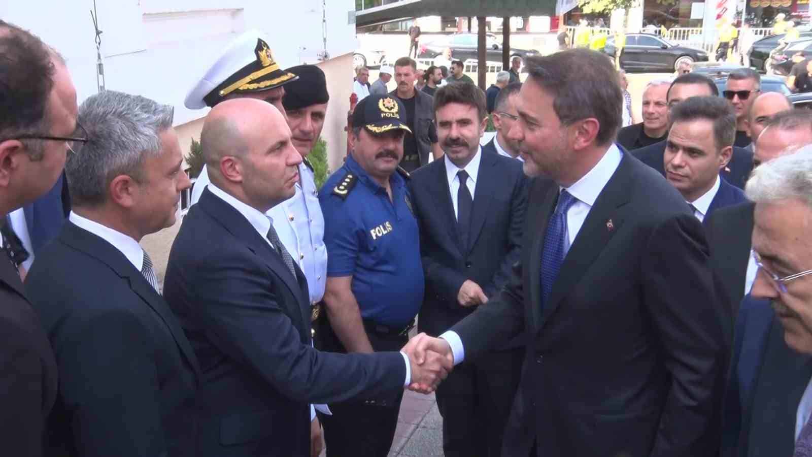 ENERJİ VE TABİİ KAYNAKLAR BAKANI ALPARSLAN BAYRAKTAR, BURSA'DAKİ TEMASLARI KAPSAMINDA BURSA VALİLİĞİ'Nİ ZİYARET ETTİ.