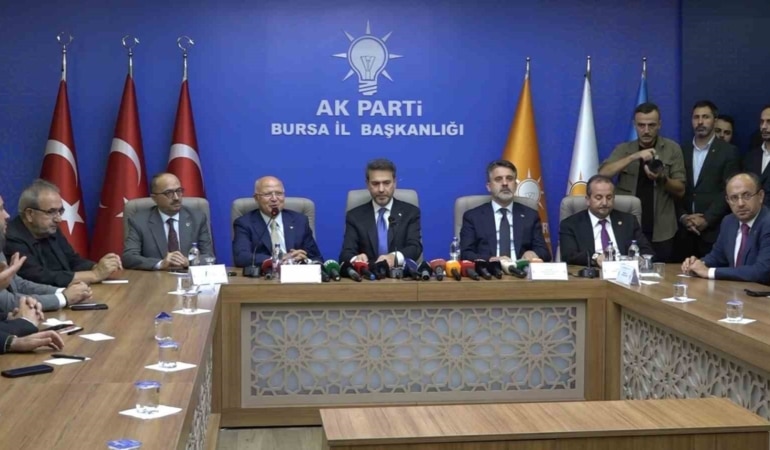 ENERJİ VE TABİİ KAYNAKLAR BAKANI ALPARSLAN BAYRAKTAR, AK PARTİ İL BAŞKANLIĞINDA BASIN MENSUPLARIYLA BİR ARAYA GELDİ.