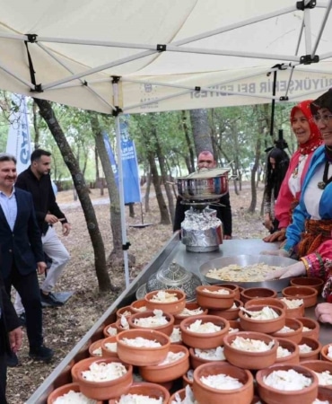 MBURSA BÜYÜKŞEHİR BELEDİYESİ BAŞKAN VEKİLİ ŞAHİN BİBA, STANTLARI GEZDİ