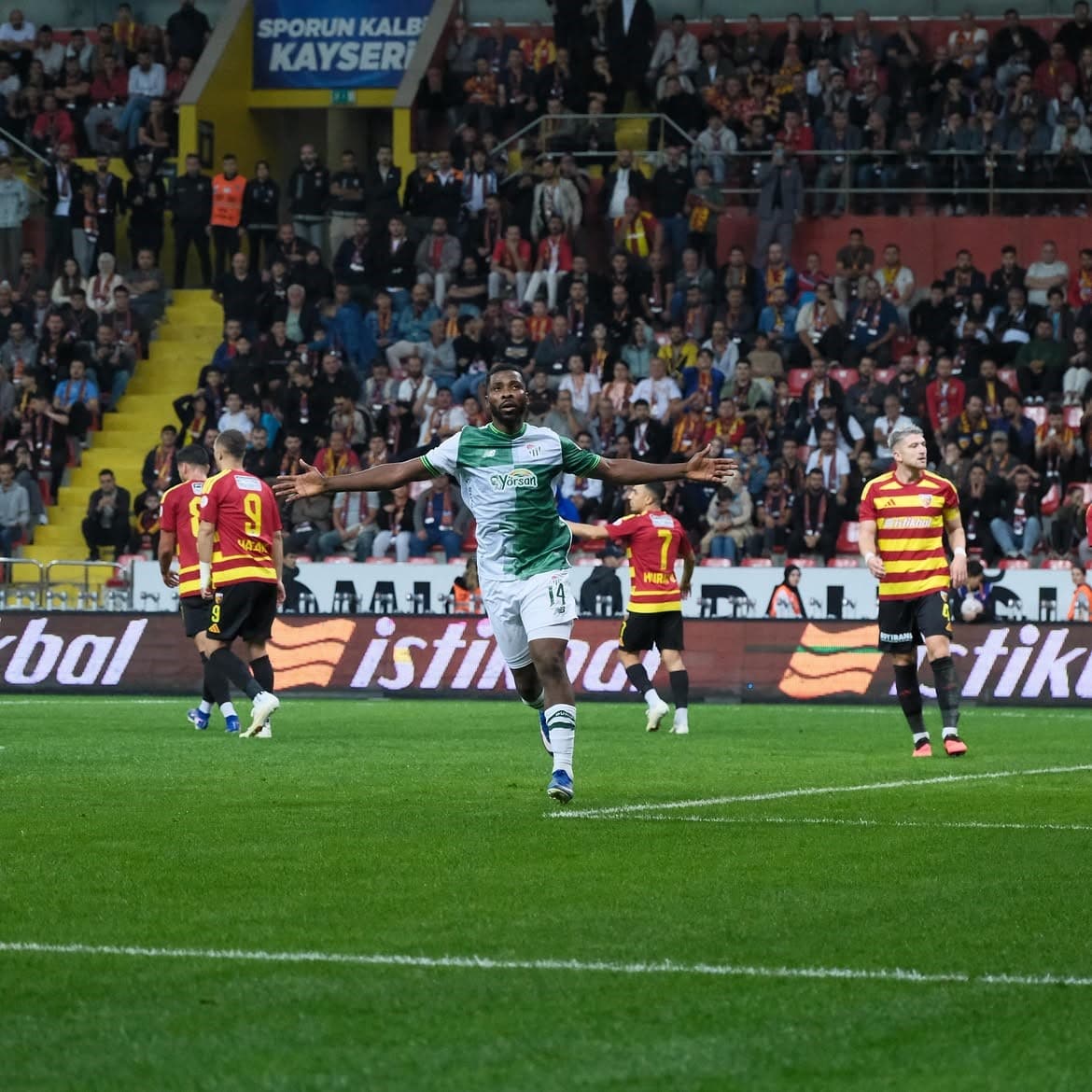 BURSASPOR’UN SEZON BAŞINDA İSKOÇ DEVİ CELTİC’TEN KADROSUNA KATTIĞI NİJERYALI YILDIZ KELECHİ IHEANACHO, TRENDYOL 1. LİG’DE FORMA GİYDİĞİ İLK 4 MAÇIN TAMAMINDA GOL ATARAK MUAZZAM BİR BAŞLANGICA İMZA ATTI.