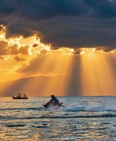 TÜRKİYE İZELTAŞ MOTOSURF VE SUJETİ ŞAMPİYONASI İKİNCİ AYAK YARIŞLARI MARMARA BÖLGESİ’NİN EN BÜYÜK GÖLÜ OLAN İZNİK GÖLÜ’NDE YAPILDI.