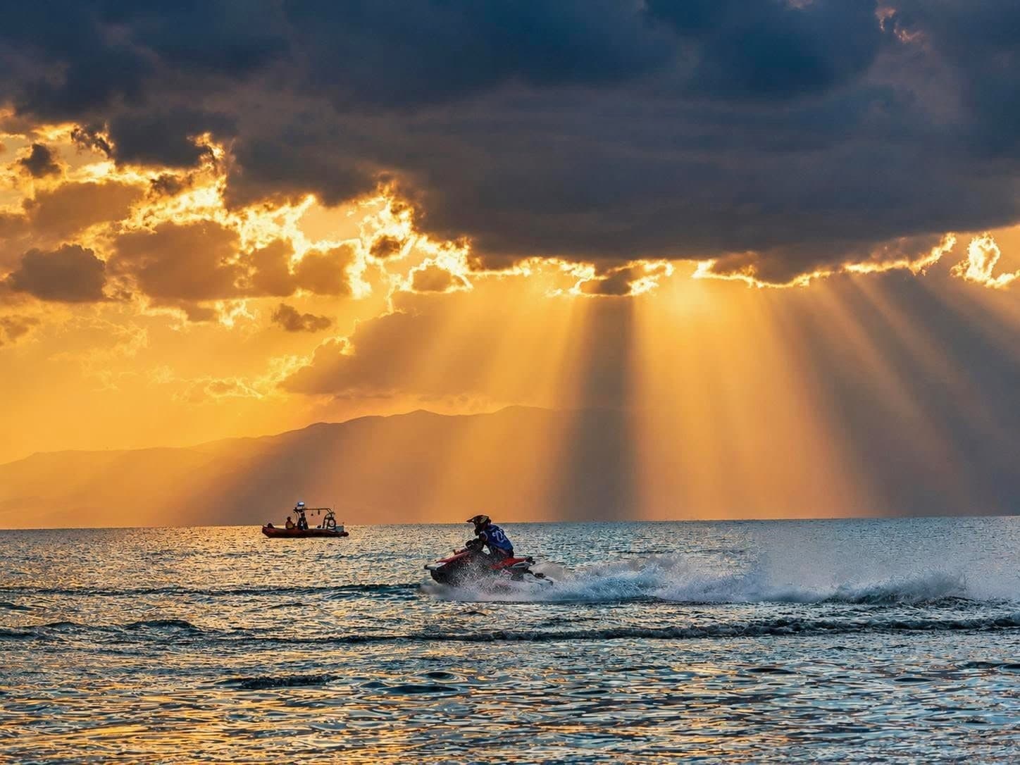 TÜRKİYE İZELTAŞ MOTOSURF VE SUJETİ ŞAMPİYONASI İKİNCİ AYAK YARIŞLARI MARMARA BÖLGESİ’NİN EN BÜYÜK GÖLÜ OLAN İZNİK GÖLÜ’NDE YAPILDI.