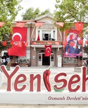 YENİŞEHİR’DE İLÇENİN DÜŞMAN İŞGALİNDEN KURTULUŞUNUN 104’NCÜ YIL DÖNÜMÜ, ÇEŞİTLİ ETKİNLİKLERLE KUTLANACAK.
