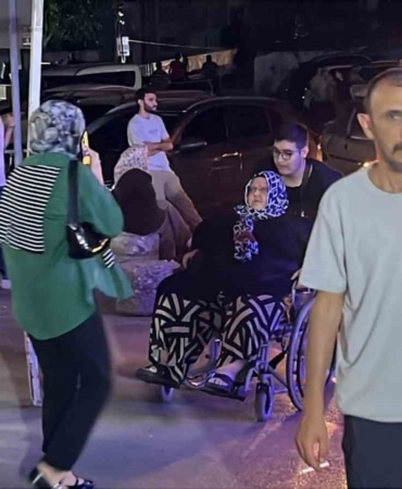 BURSA'DAKİ DÜĞÜN YEMEĞİNDEN ETKİLENEN 367 KİŞİ HASTANELERE BAŞVURDU, 23 KİŞİNİN TEDAVİSİ SÜRÜYOR ONLARIN DA DURUMLARI İYİ