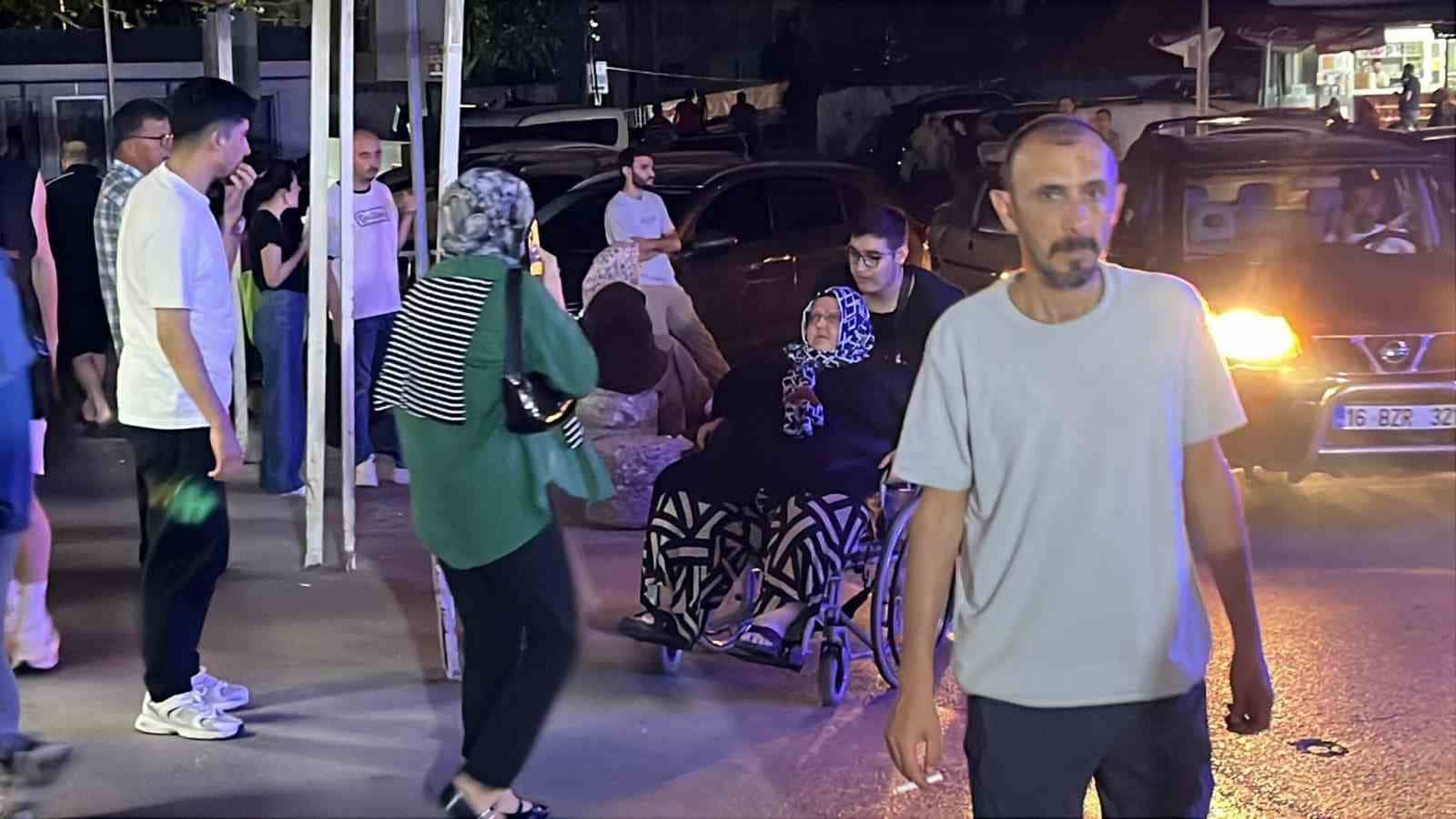 BURSA'DAKİ DÜĞÜN YEMEĞİNDEN ETKİLENEN 367 KİŞİ HASTANELERE BAŞVURDU, 23 KİŞİNİN TEDAVİSİ SÜRÜYOR ONLARIN DA DURUMLARI İYİ