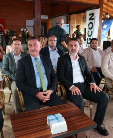 BURSA ULUDAĞ ÜNİVERSİTESİ (BUÜ) İLE GASTRONOMİ AKADEMİSYENLERİ DERNEĞİ (GADER) İŞ BİRLİĞİ VE BURSA BÜYÜKŞEHİR BELEDİYESİ EV SAHİPLİĞİNDE DÜZENLENEN BURSA DENEYİMSEL GASTRONOMİ KONGRESİ (EGCON), 27-30 AĞUSTOS TARİHLERİ ARASINDA GERÇEKLEŞTİRİLEN 4 GÜNLÜK YOĞUN PROGRAMLA KENTİN ZENGİN MUTFAK MİRASINI BİLİMSEL DÜNYANIN DEĞERLENDİRMESİNE SUNDU.