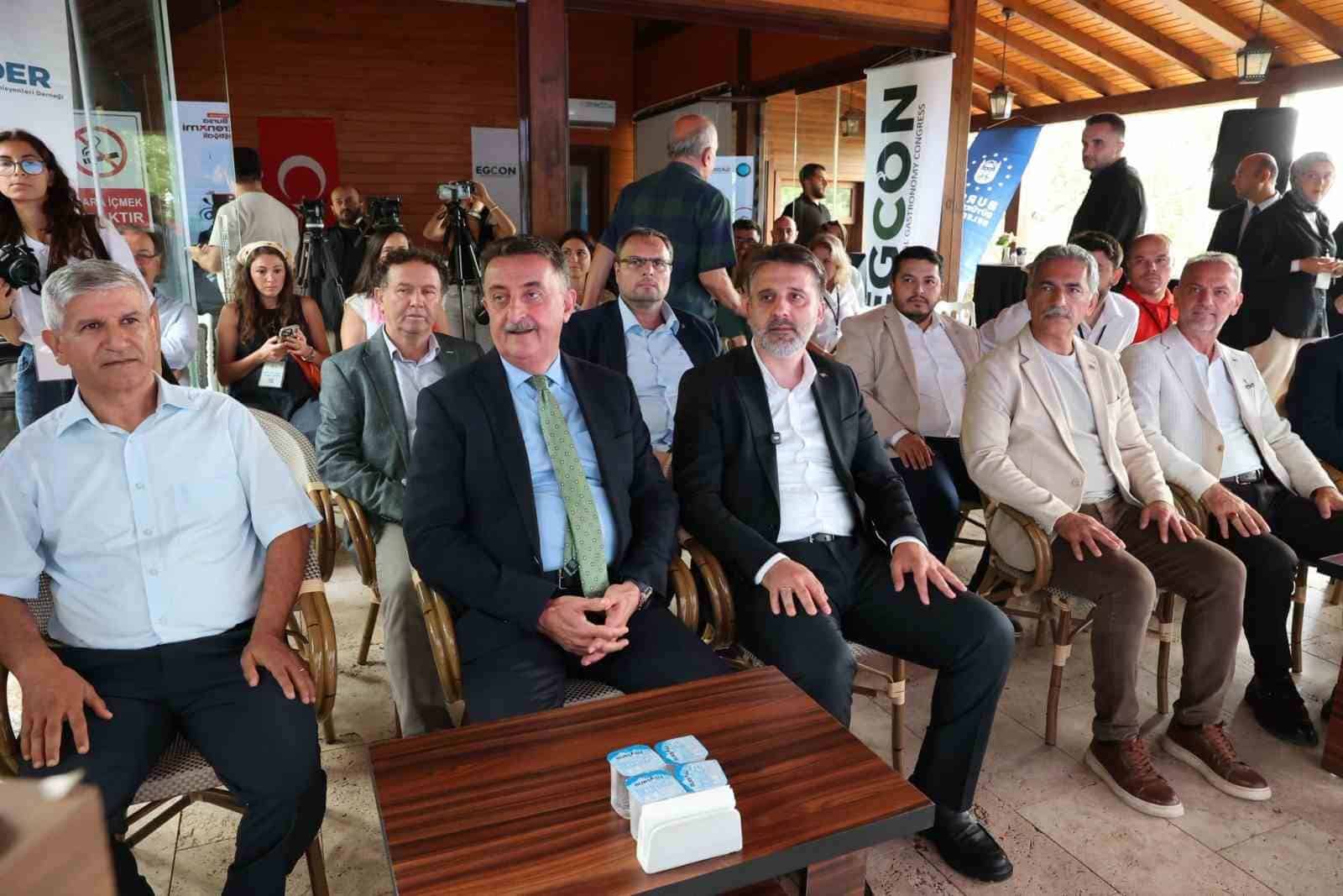 BURSA ULUDAĞ ÜNİVERSİTESİ (BUÜ) İLE GASTRONOMİ AKADEMİSYENLERİ DERNEĞİ (GADER) İŞ BİRLİĞİ VE BURSA BÜYÜKŞEHİR BELEDİYESİ EV SAHİPLİĞİNDE DÜZENLENEN BURSA DENEYİMSEL GASTRONOMİ KONGRESİ (EGCON), 27-30 AĞUSTOS TARİHLERİ ARASINDA GERÇEKLEŞTİRİLEN 4 GÜNLÜK YOĞUN PROGRAMLA KENTİN ZENGİN MUTFAK MİRASINI BİLİMSEL DÜNYANIN DEĞERLENDİRMESİNE SUNDU.