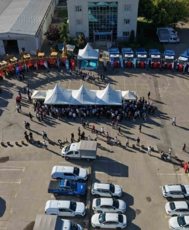BURSA BÜYÜKŞEHİR BELEDİYESİ, BUSKİ GENEL MÜDÜRLÜĞÜ’NÜN SAHADAKİ MÜDAHALE KAPASİTESİNİ ARTIRMAK AMACIYLA 26 YENİ ARAÇ VE İŞ MAKİNESİNİ HİZMETE ALDI.