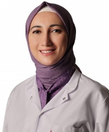OKUL ÖNCESİ DÖNEMDE GÖRÜLEN ÖFKE, KORKU, İNATLAŞMA VE BAĞIMSIZLIK İSTEĞİNİN ÇOĞU ZAMAN GELİŞİMSEL SÜRECİN DOĞAL PARÇALARI OLDUĞUNU BELİRTEN HAYAT HASTANESİ ÇOCUK VE ERGEN PSİKİYATRİ UZMANI DR. NURAN KARİMOVA, EBEVEYNLERE ÇOCUKLARININ DAVRANIŞLARININ ARDINDAKİ DUYGUYU ANLAMALARI ÇAĞRISINDA BULUNDU.