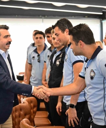 YILDIRIM BELEDİYE BAŞKANI OKTAY YILMAZ, ZABITA TEŞKİLATI'NIN 200. KURULUŞ YIL DÖNÜMÜ VE ZABITA HAFTASI DOLAYISIYLA YILDIRIM BELEDİYESİ ZABITA MÜDÜRLÜĞÜ PERSONELİYLE BİR ARAYA GELDİ.