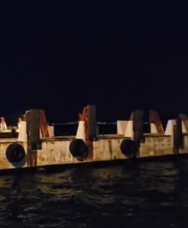 İDO DENİZ OTOBÜSÜ MUDANYA İSKELESİ’NE ÇARPTI: YOLCULARIN PANİK ANLARI KAMERADA