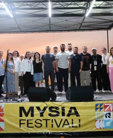 NİLÜFER BELEDİYESİ, NİLÜFER KENT KONSEYİ, MYSİA YOLLARI VE MÜZİKİST ORTAKLIĞIYLA BU YIL İLKİ DÜZENLENEN MYSİA FESTİVALİ, ÜÇ GÜNLÜK PROGRAMIN ARDINDAN FADILLI MAHALLESİ’NDE TAMAMLANDI.