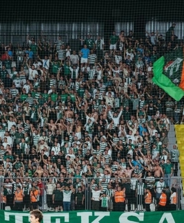 TRENDYOL 1. LİG'İN 6. HAFTASINDA DEPLASMANDA OYNANAN MANİSA FK KARŞILAŞMASININ ARDINDAN BURSASPOR, "ÇİRKİN VE KÖTÜ TEZAHÜRAT" İLE "SAHA OLAYLARI" GEREKÇELERİYLE PFDK'YA SEVK EDİLDİ.