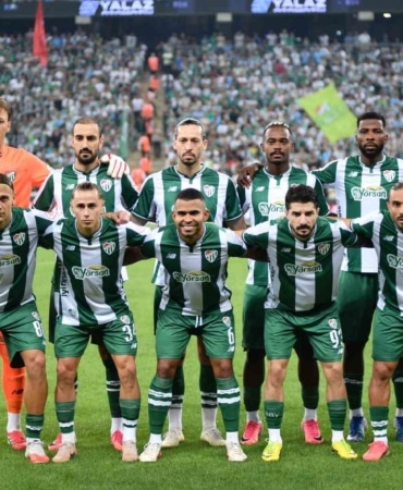 TRENDYOL 1. LİG’DE BURSASPOR, SAHASINDA KARŞILAŞTIĞI ESENLER EROKSPOR İLE 2-2 BERABERE KALDI.