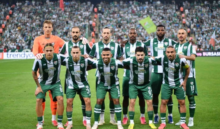 TRENDYOL 1. LİG’DE BURSASPOR, SAHASINDA KARŞILAŞTIĞI ESENLER EROKSPOR İLE 2-2 BERABERE KALDI.
