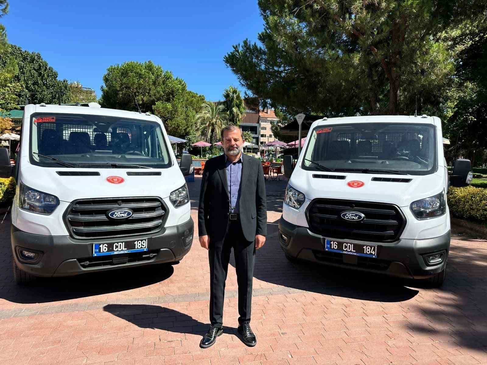 BURSA'DA GÜRSU BELEDİYESİ, ARAÇ FİLOSUNA İKİ ARAÇ DAHA EKLEDİ. BÖYLELİKLE 76 ADET ARAÇ İLÇE VATANDAŞLARINA HİZMET VERİLECEK
