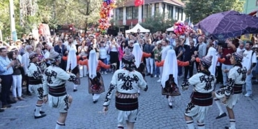 NİLÜFER BELEDİYESİ’NİN HER YIL GELENEKSEL OLARAK DÜZENLEDİĞİ MİSİ YEREL LEZZETLER ŞENLİĞİ, BU YIL 18’İNCİ KEZ DÜZENLENECEK. 20 EYLÜL PAZAR GÜNÜ GÜMÜŞTEPE MAHALLESİ’NDE GERÇEKLEŞTİRİLECEK ŞENLİKTE; KADIN DERNEKLERİNİN YEMEK YARIŞMASI, ATÖLYELER, DANS GÖSTERİSİ VE KONSER YER ALACAK.